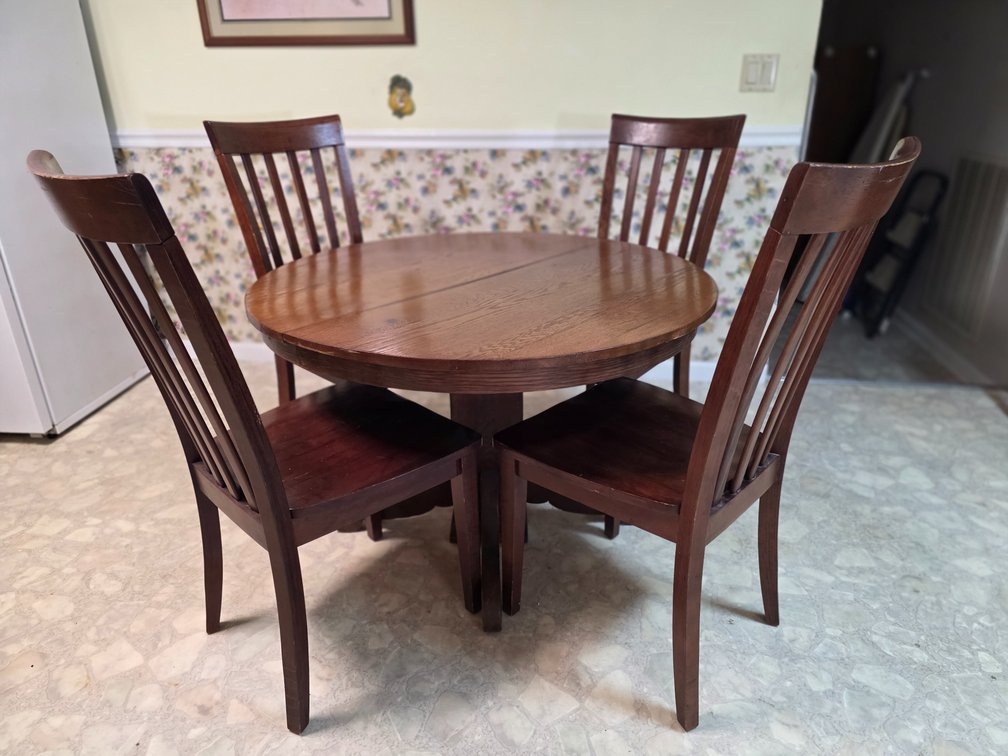 Wood Dining Table w/(4) Chairs (LPO)
