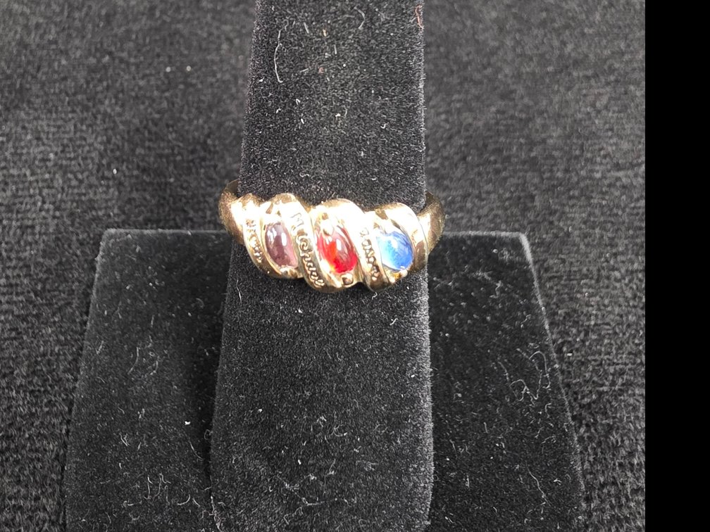 Mother's Ring w/(3) Stones