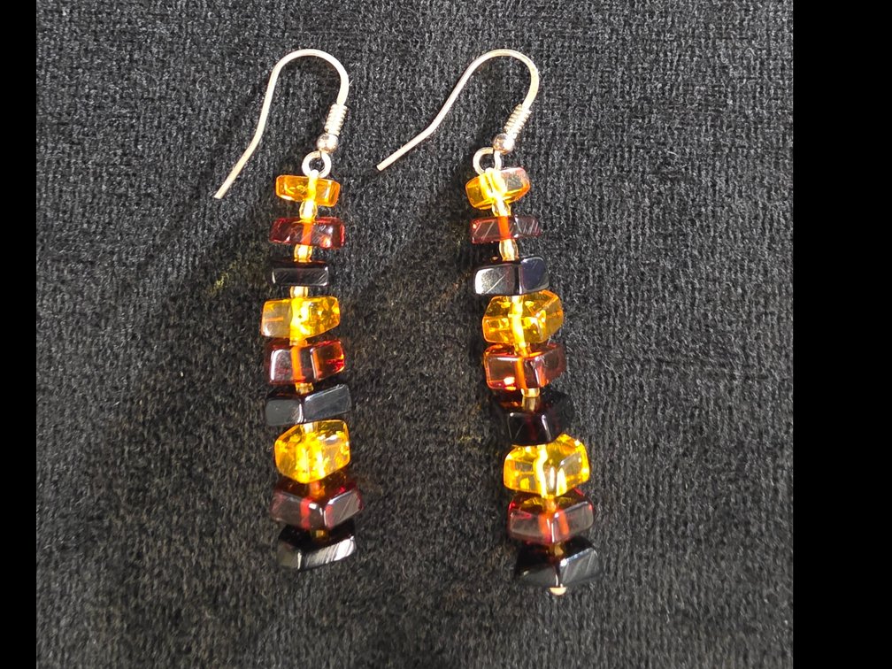 (1) Pair Baltic Amber Dangle Earrings