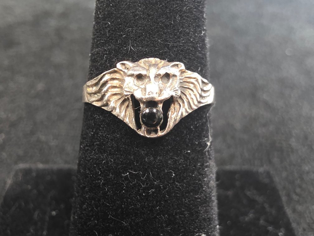 Lions Head Ring w/Black Stone (Marked Sterling Silver)