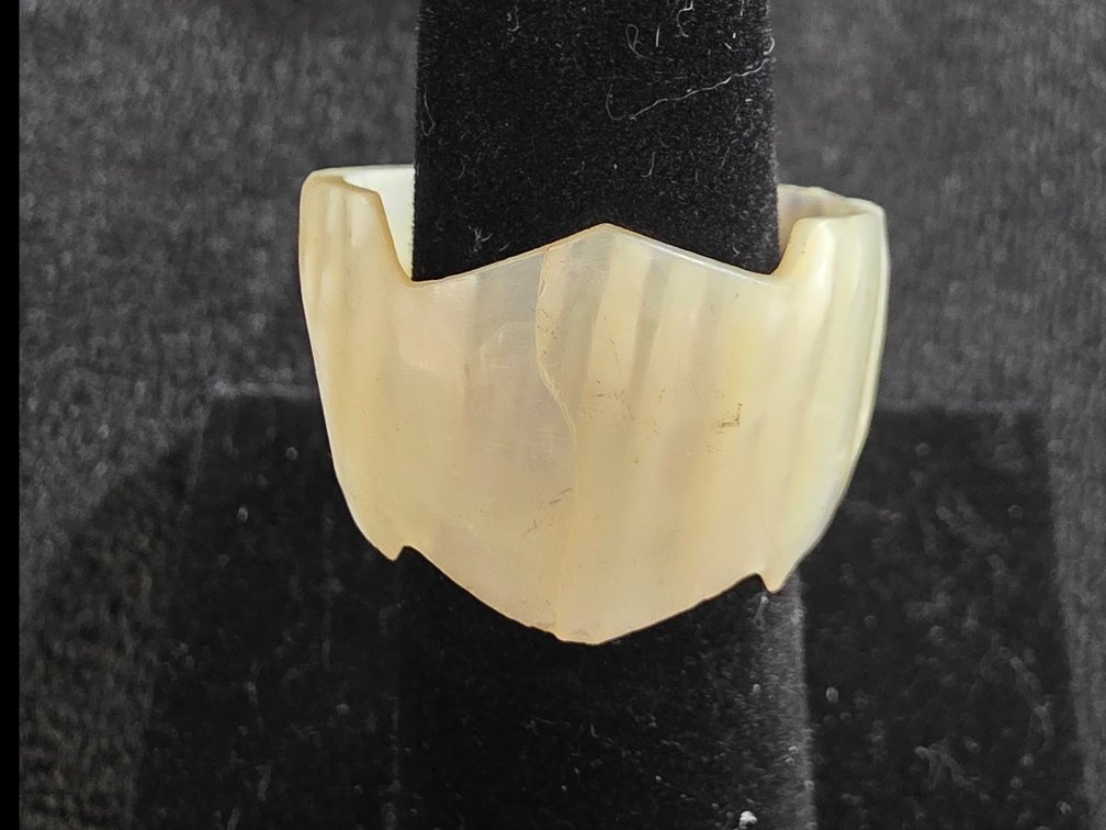 Vintage Chunky Mother of Pearl Shell Ring