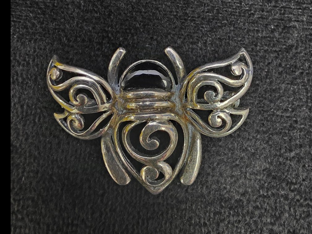 Onyx Bee Brooch 