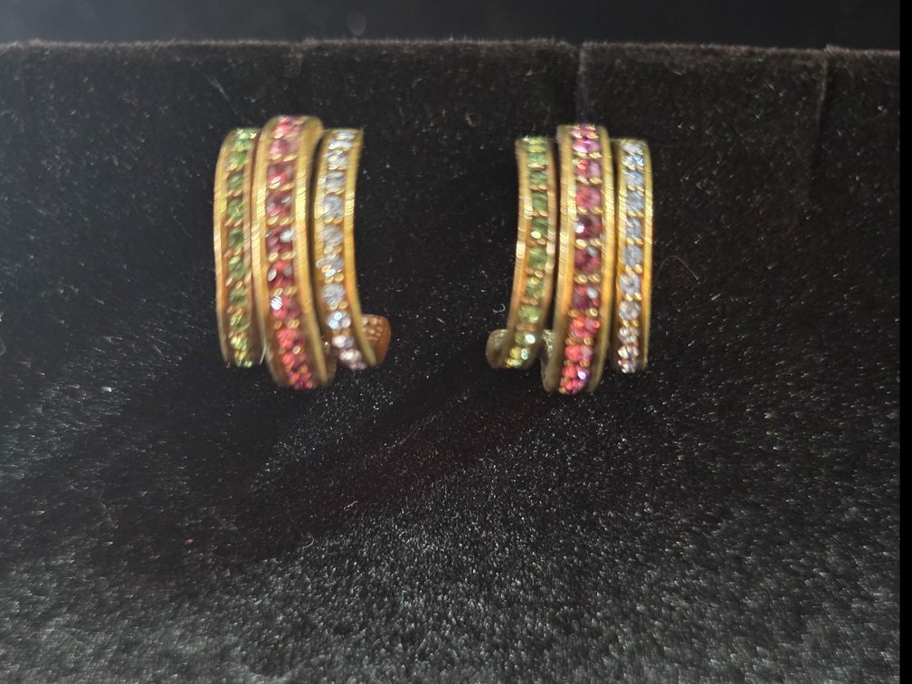(1) pair Vintage Heidi Daus Earrings 