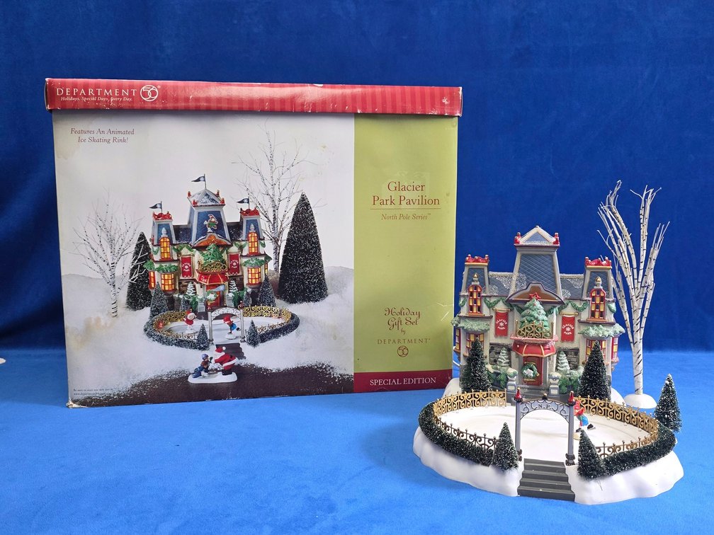 Department 56 Holiday Gift Set "Glacier Park Pavilion"