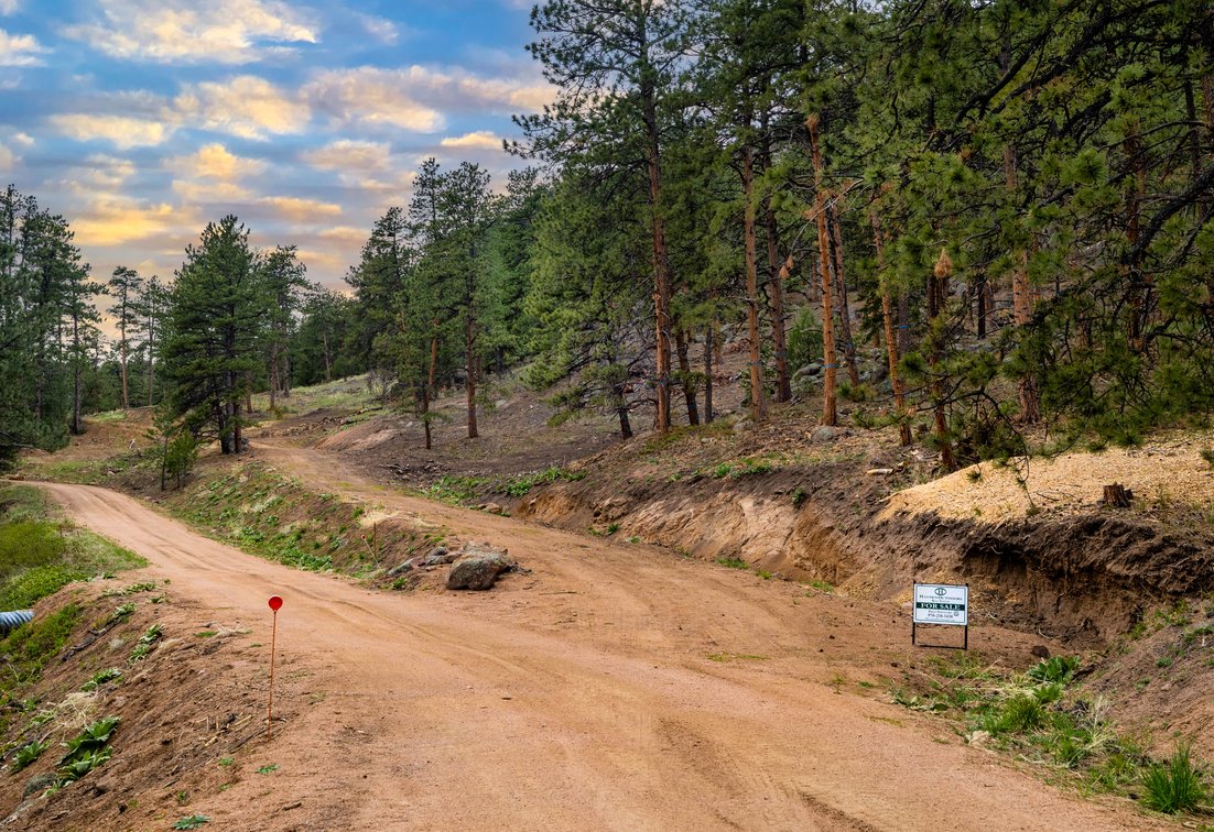 Lyons/Estes - 40 Mountain Acres (+/-)