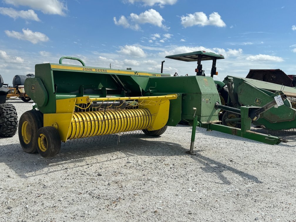 JOHN DEERE 338 SQUARE BALER