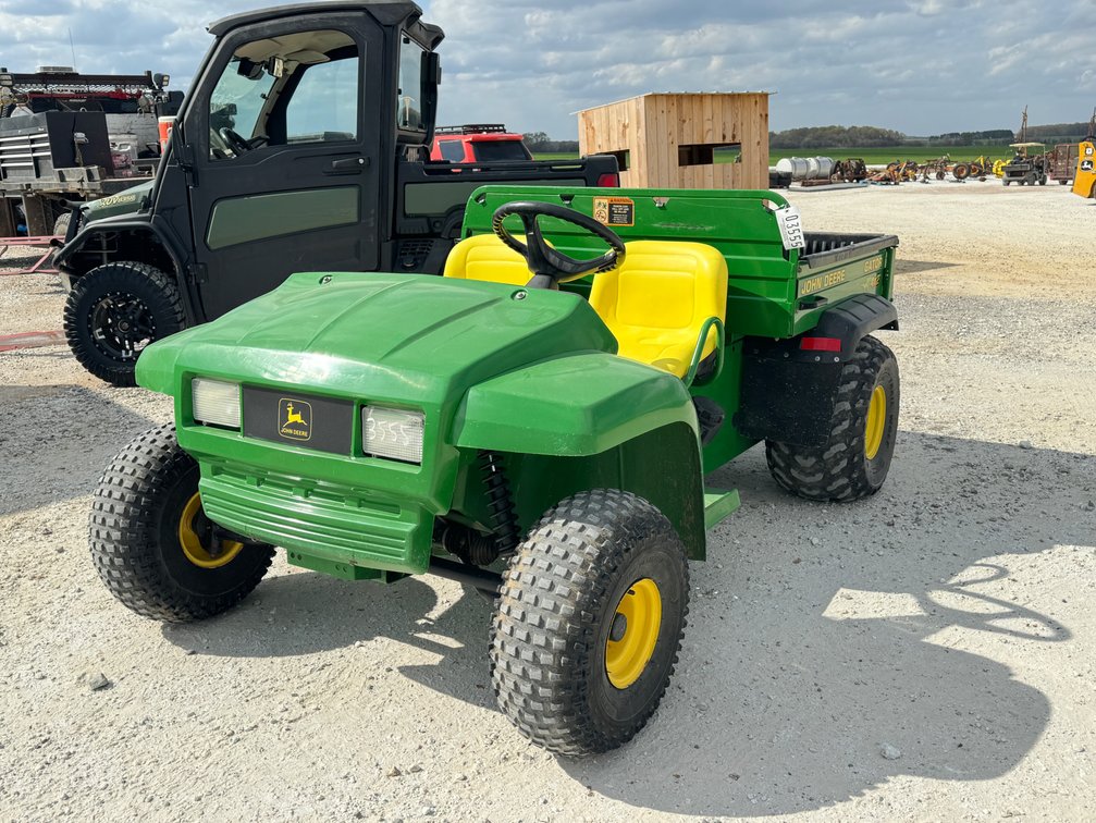 John Deere 4 x 2 Gator
