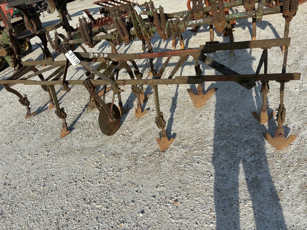 3PT HITCH CHISEL PLOW