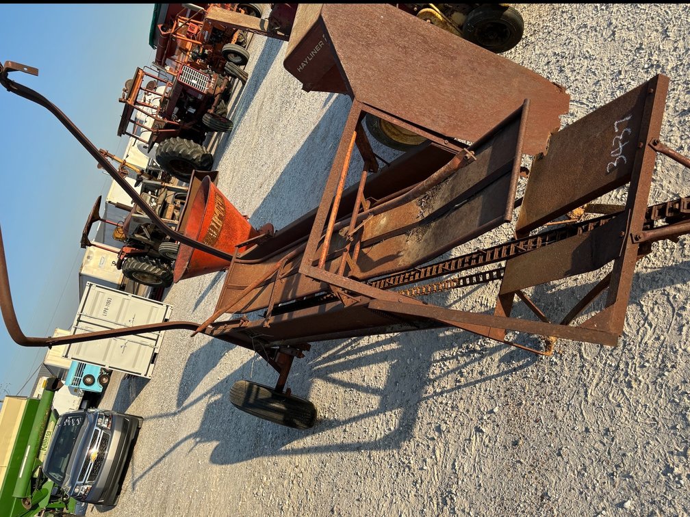 SQUARE BALE STACKER