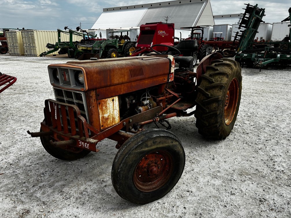 INTERNATIONAL 384 TRACTOR