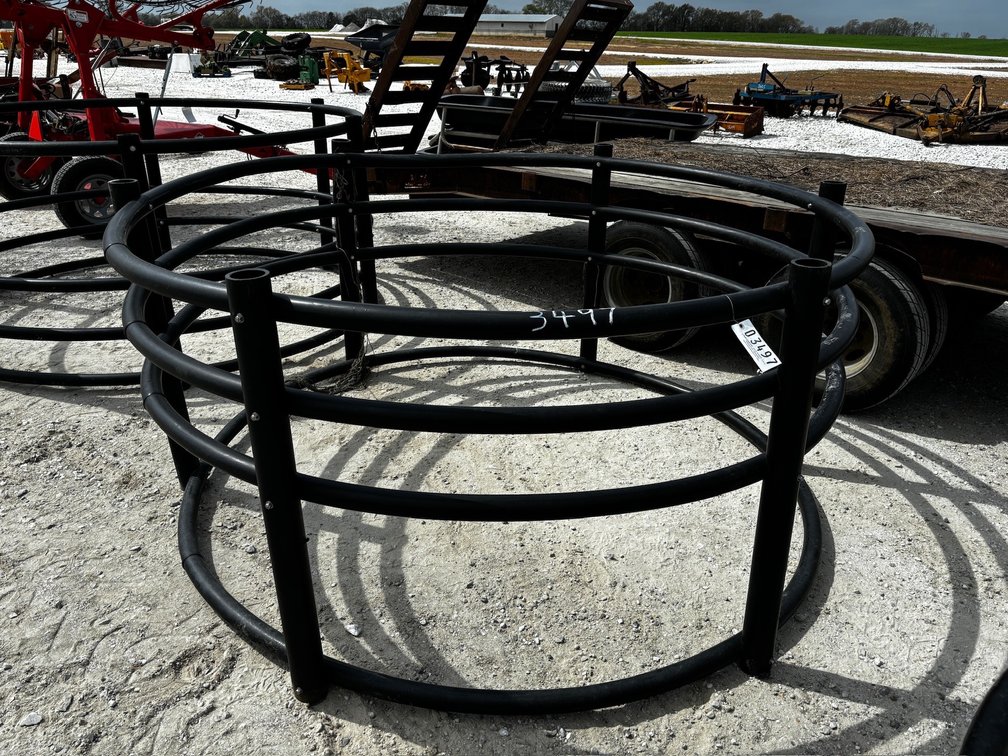PLASTIC HAY RING