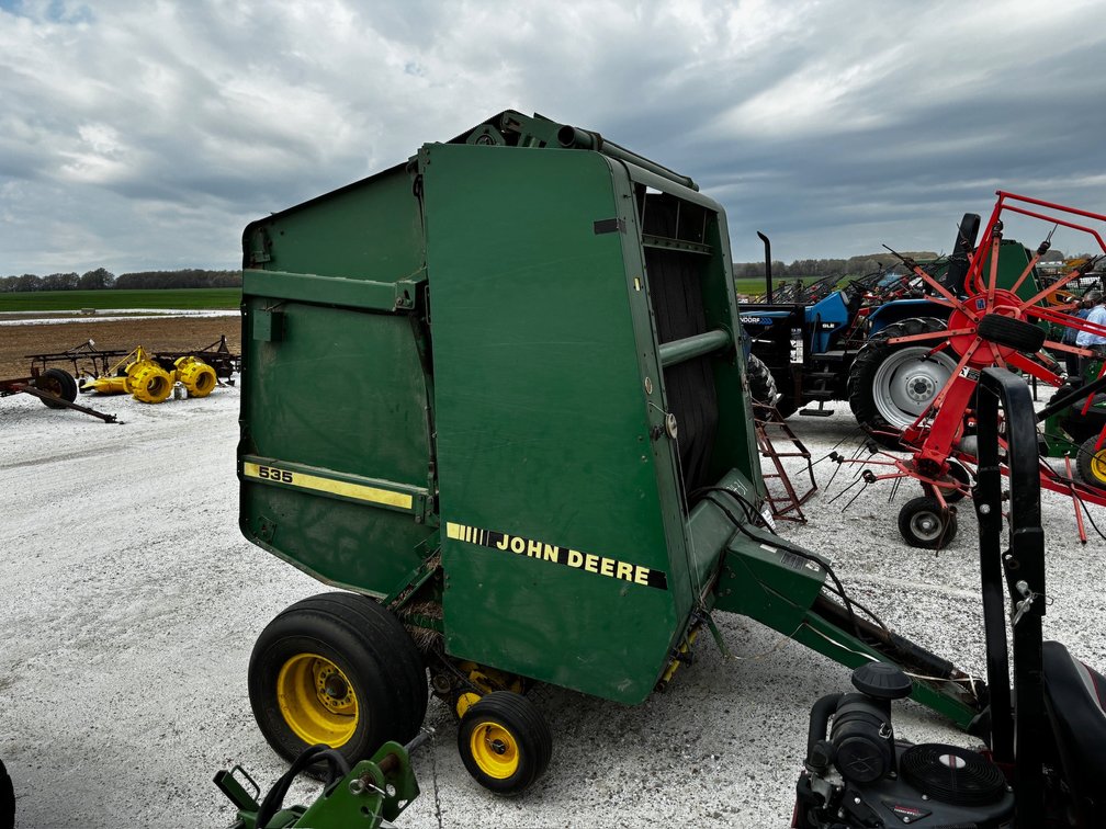JOHN DEERE 535 ROUND BALER