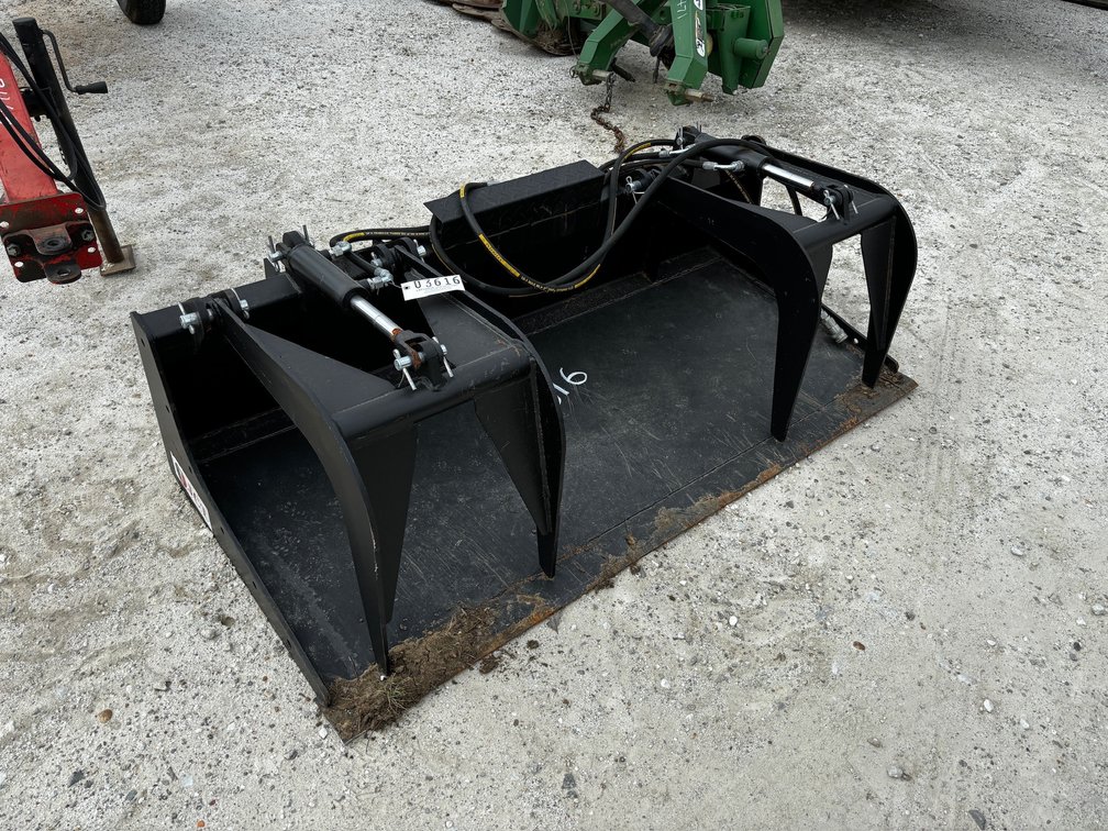 SKID STEER BUCKET/GRAPPLE