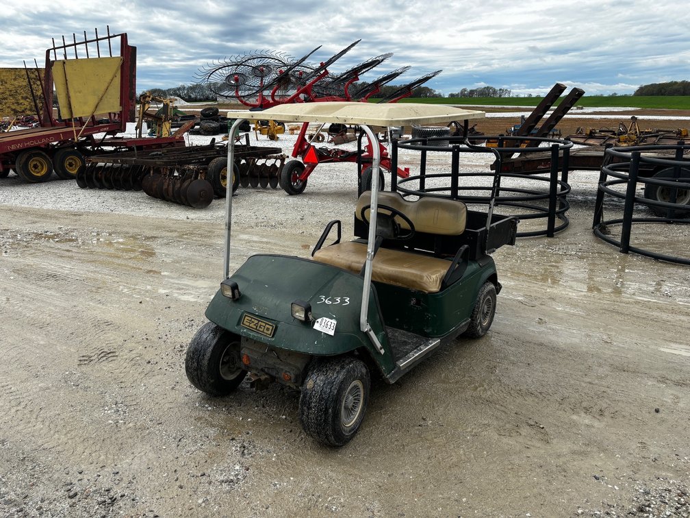 EZ 90  GOLF CART W/CHARGER