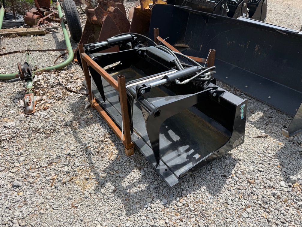 72" grapple bucket