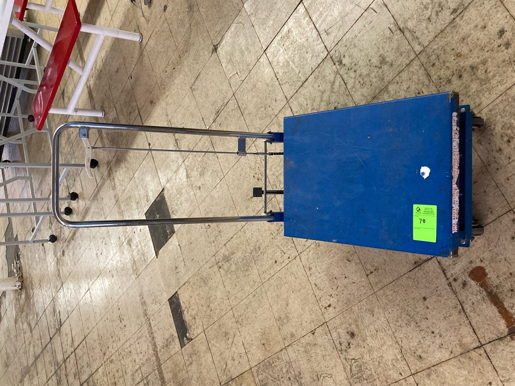 Rolling lift tables with 350 lb capacity
