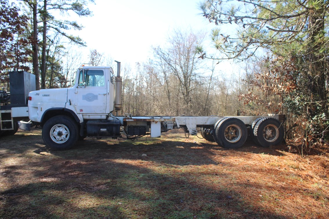 1990 Ford L9501 Truck (Located in Ashdown, AR)