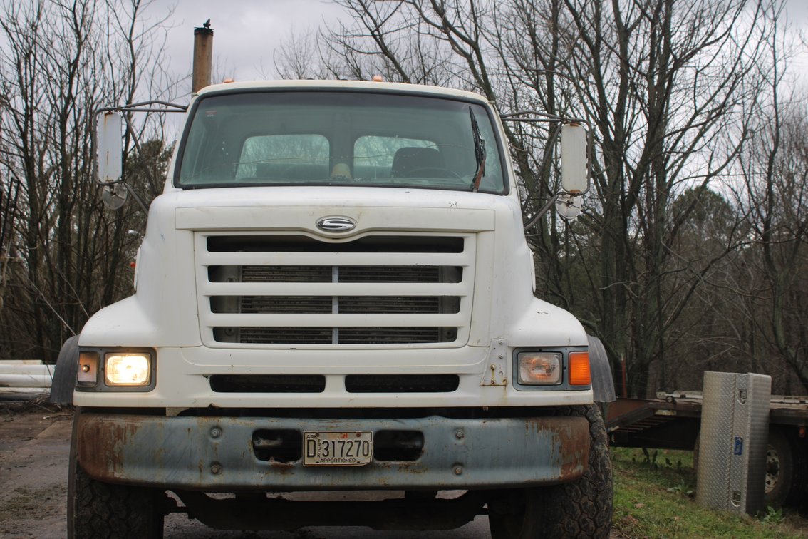 1999 Sterling L9501 Series  (Located in Ashdown, AR)