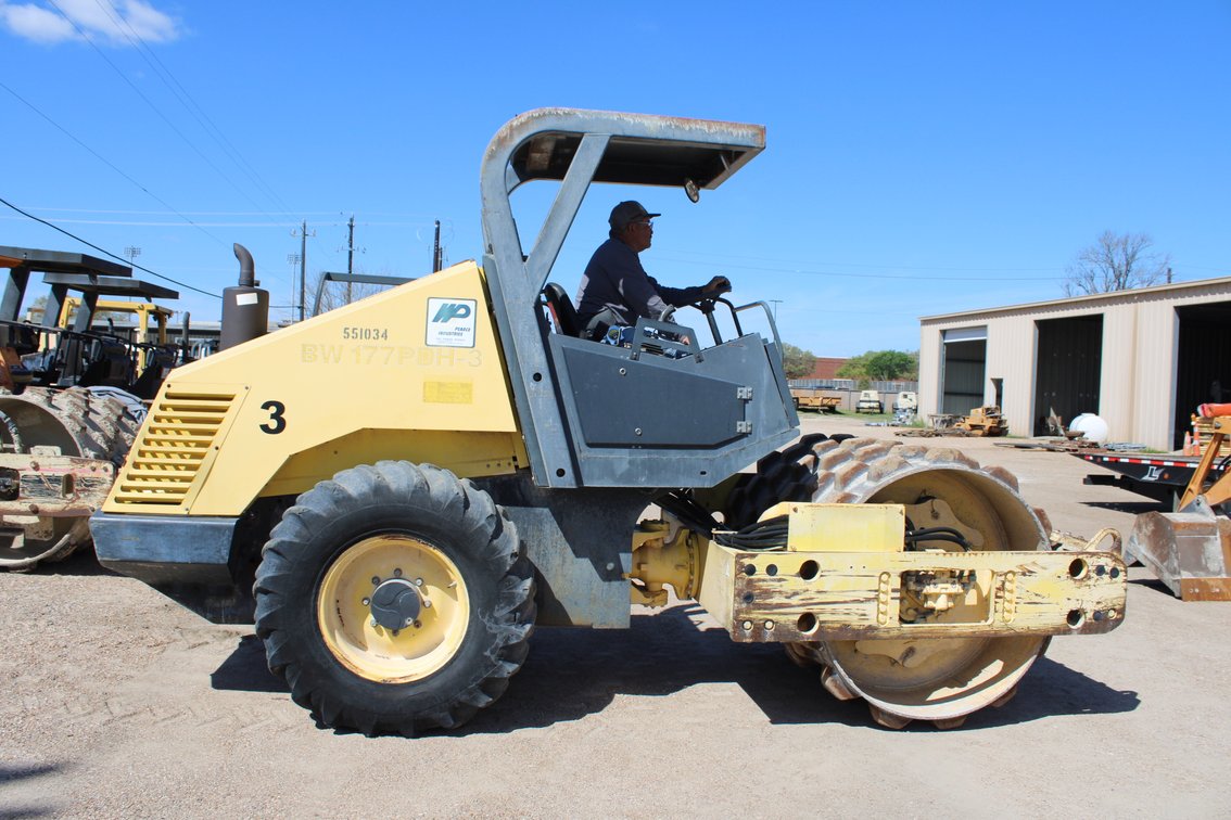 2005 BOMAG BW177PDH-3 Vibratory Roller or Sheep Foot
