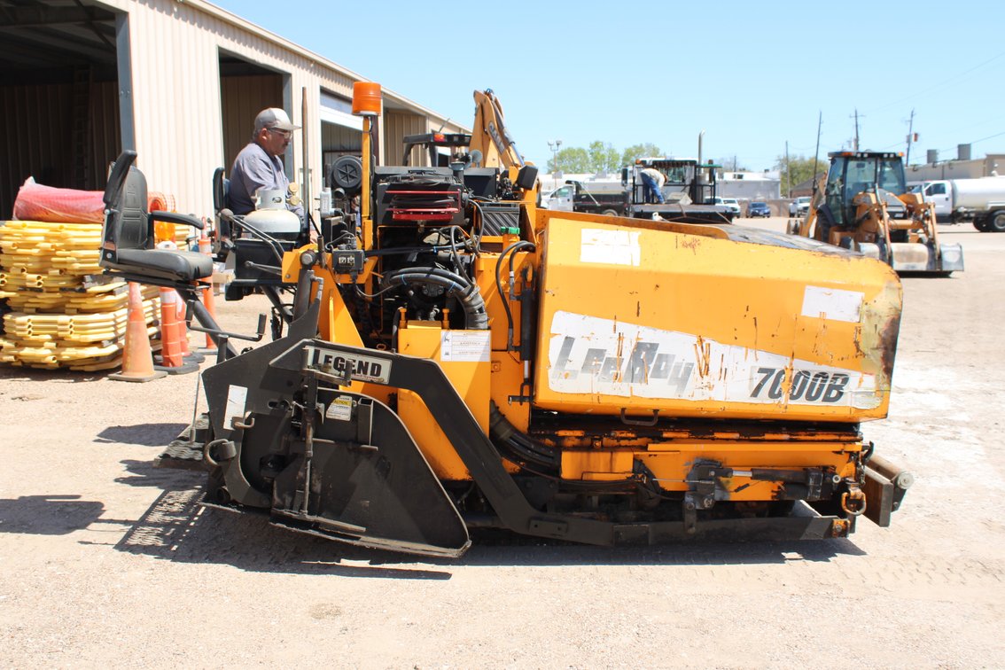 2012 LEEBOY 7000B Paving Machine