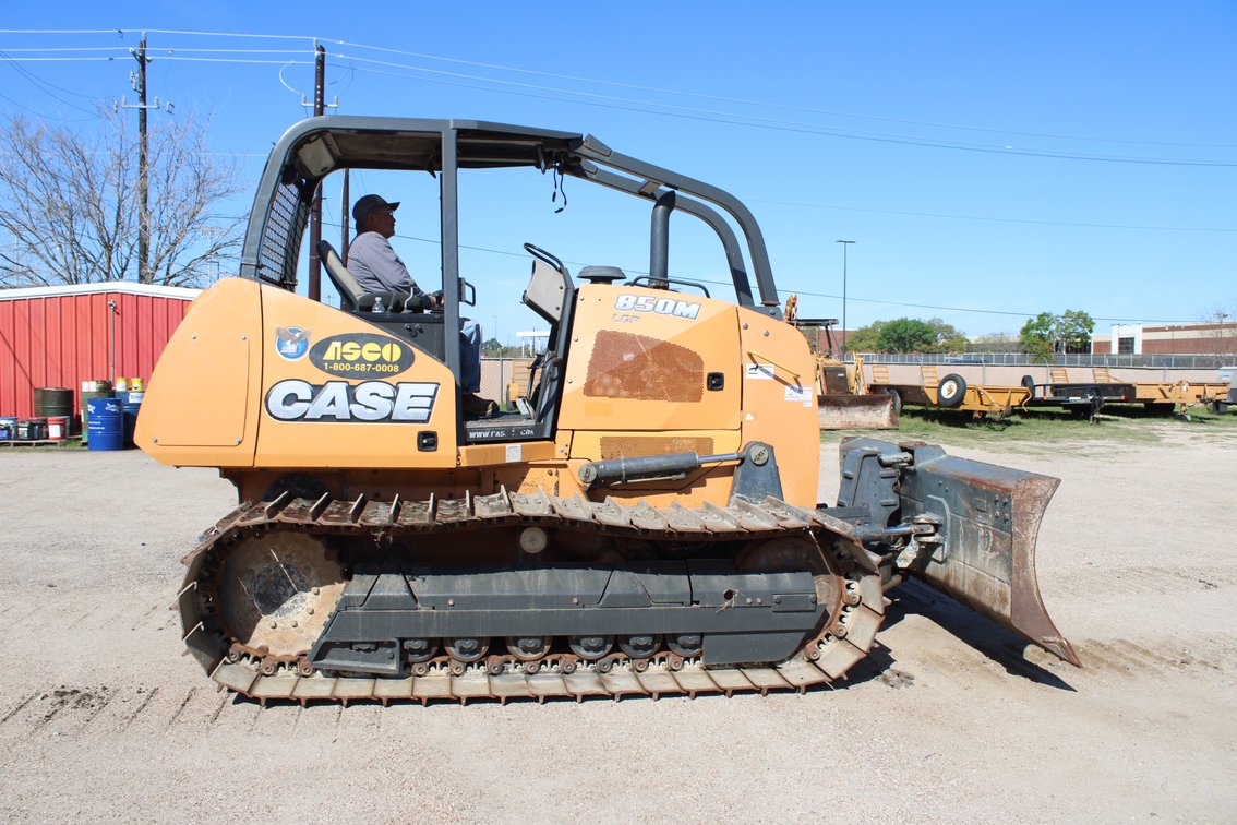 2017 CASE 580M LGP DOZER