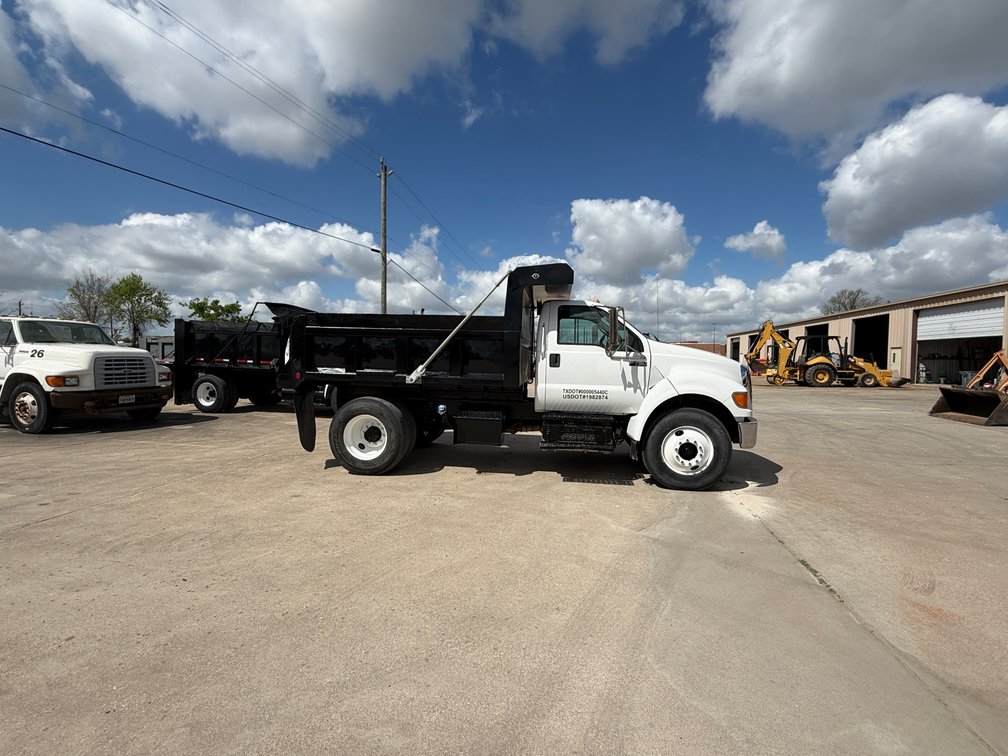 2015 Ford F750 Dump Truck
