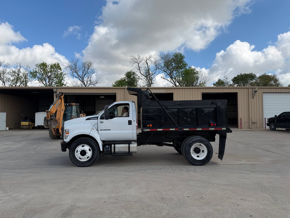 2019 Ford F750 Dump Truck