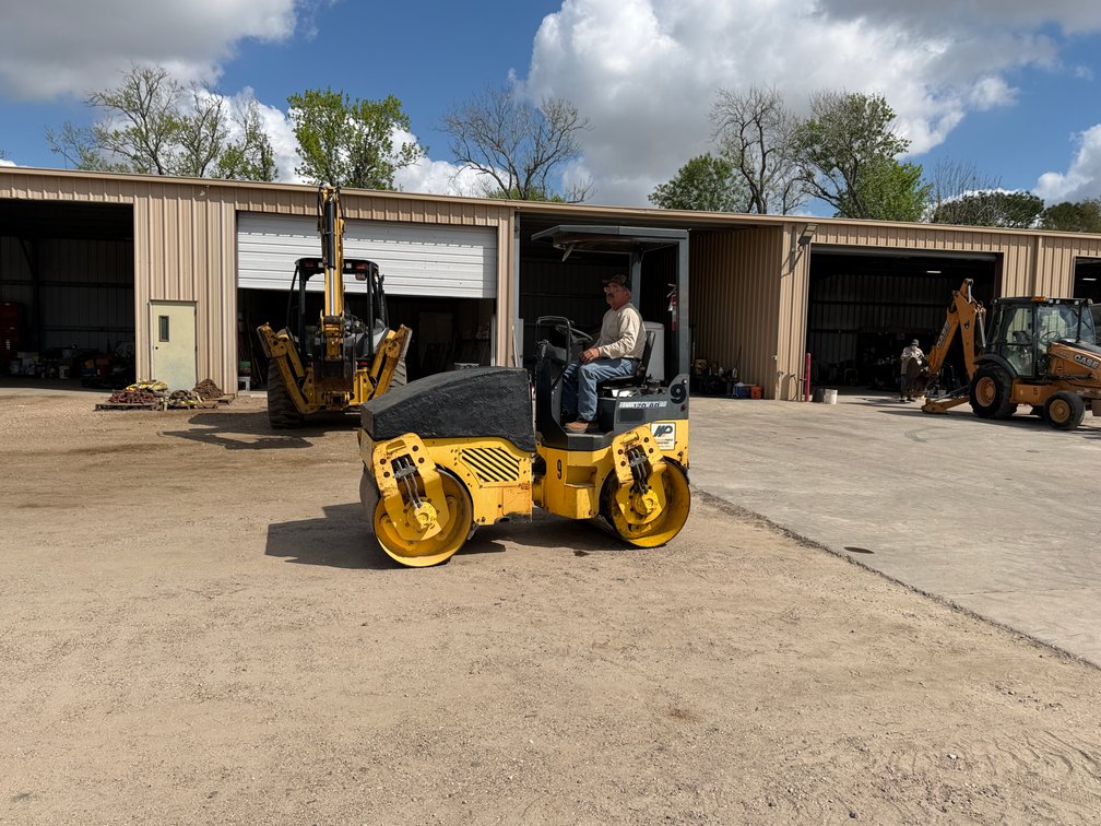 2006 MAG BW120AD-4 pneumatic Roller