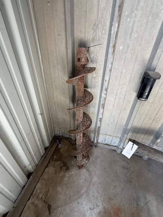 Auger Bit
8" Diameter 
48" 
Length 2" 
Round Shaft