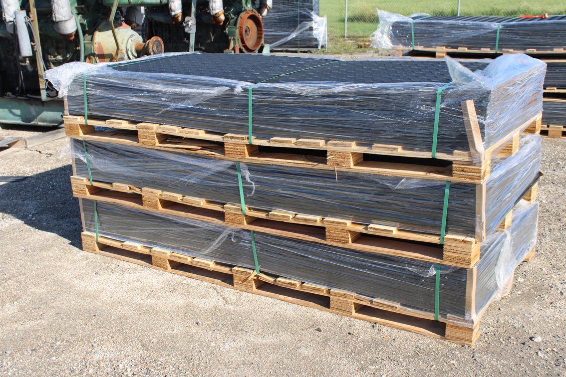 (45) Plastic Mats