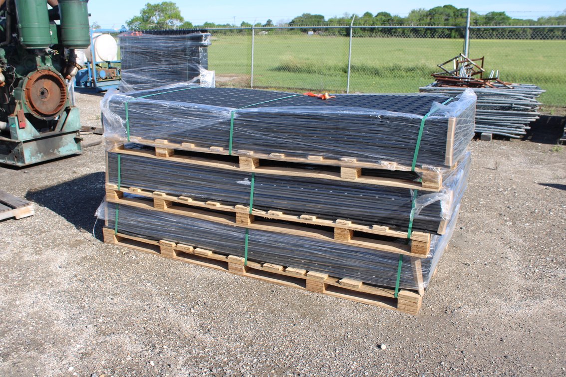 (45) Plastic Mats
