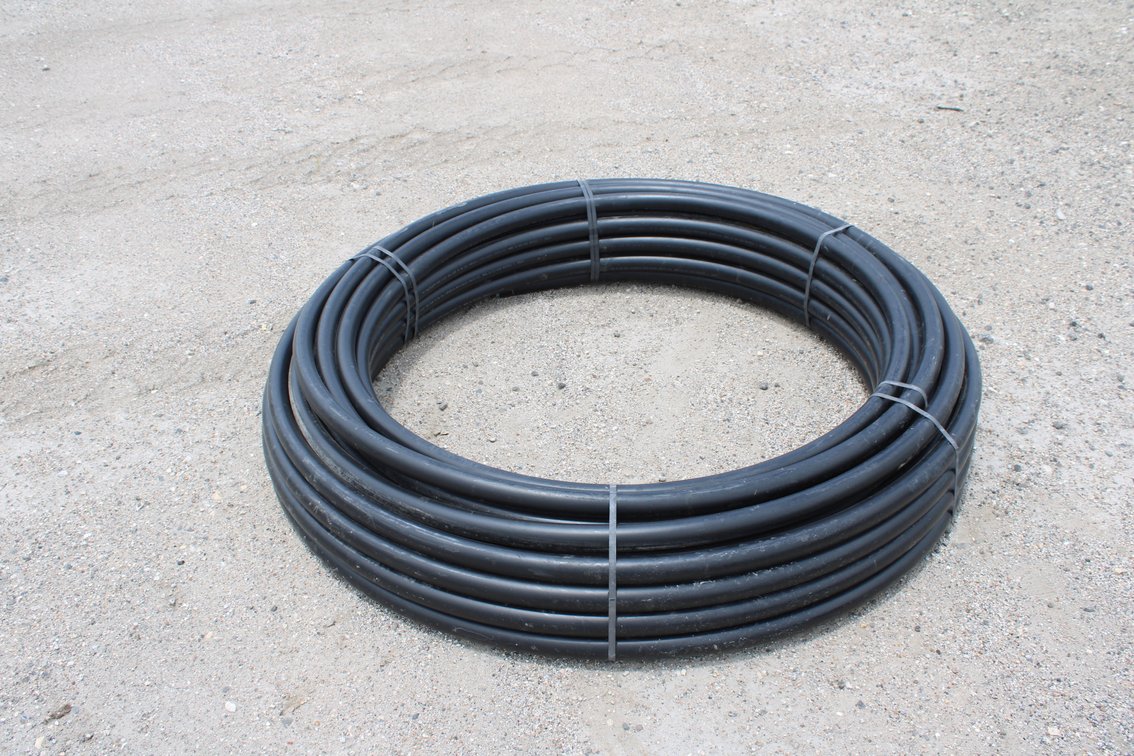 275 Ft 1 1/2" Black Poly Pipe