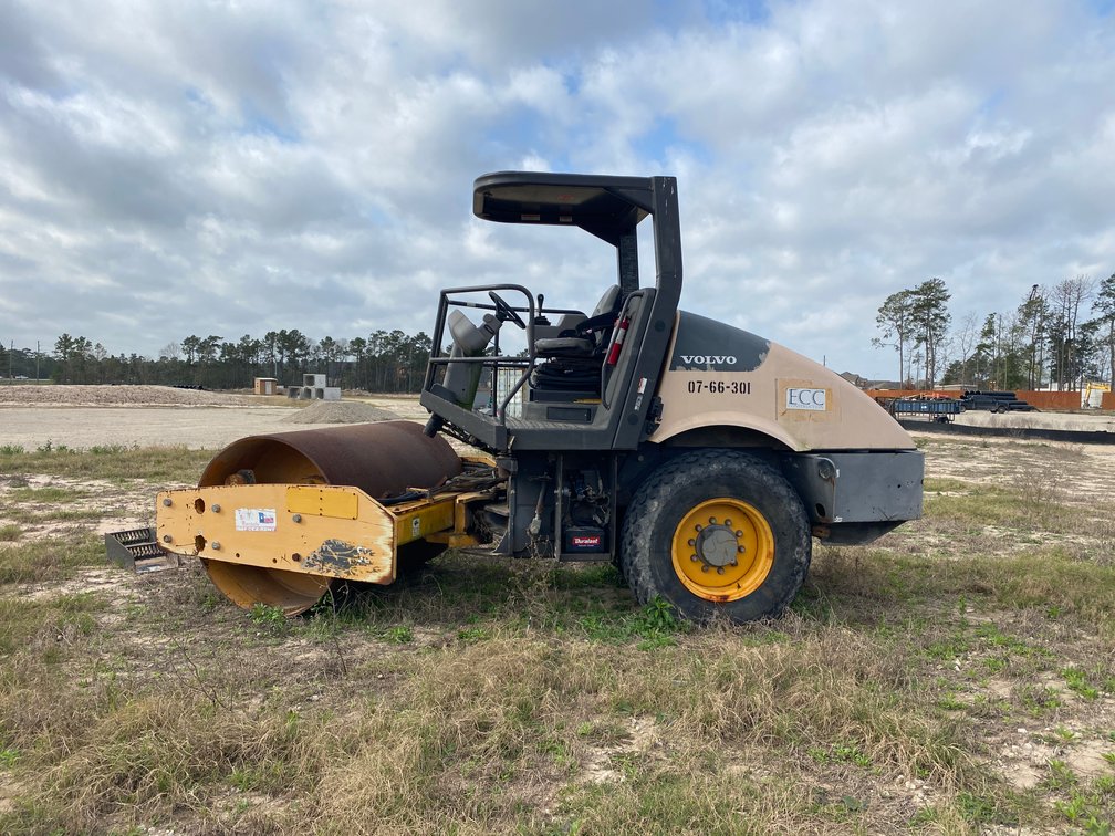 2013 Volvo SD70 Smooth Drum 66" Roller
