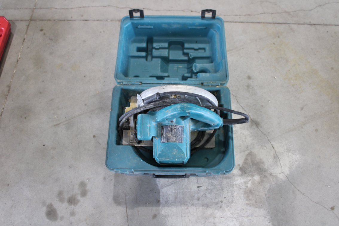 Mikita Circular Saw
