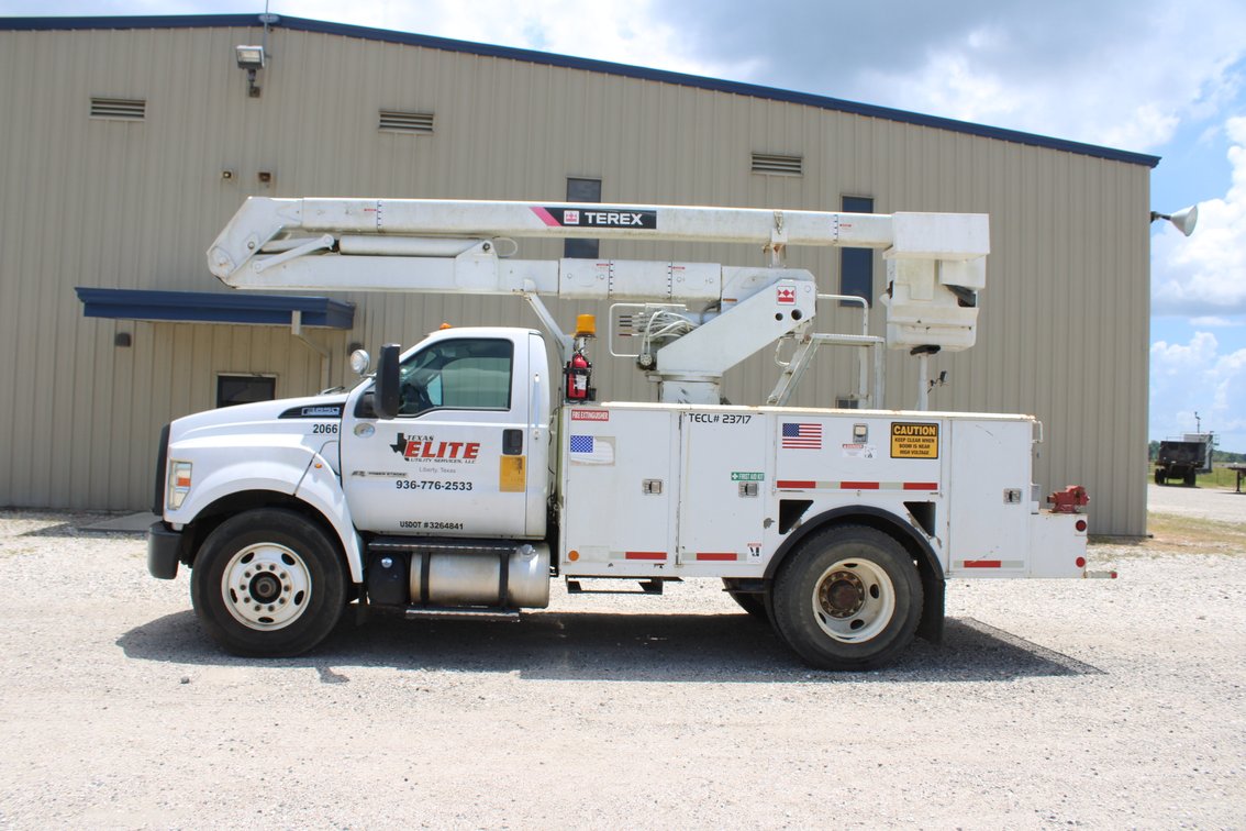 2013 Terex Bucket Truck