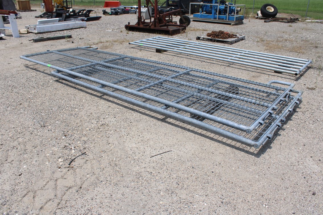 (2) Livestock Panels - 16' and 14'