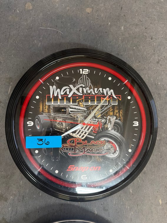 Snap on neon clock