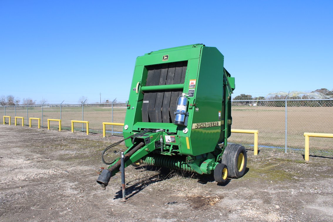 John Deere Round Baler