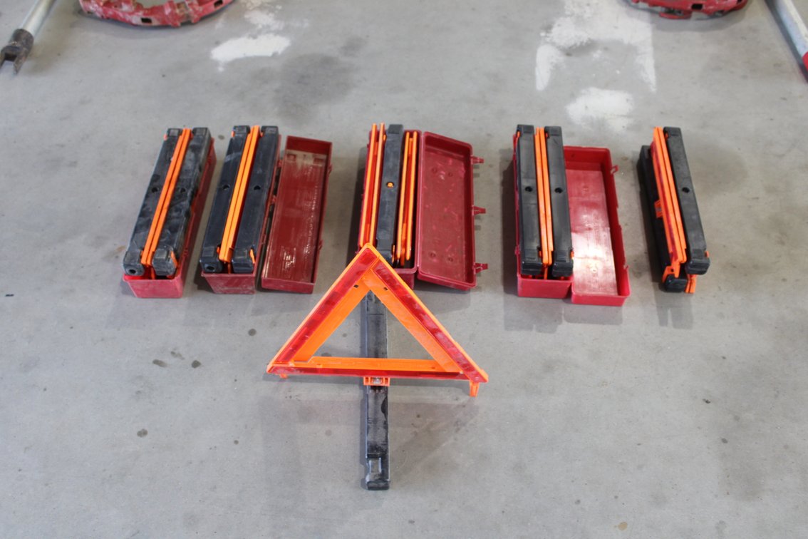 (15) Warning Triangle Road Markers