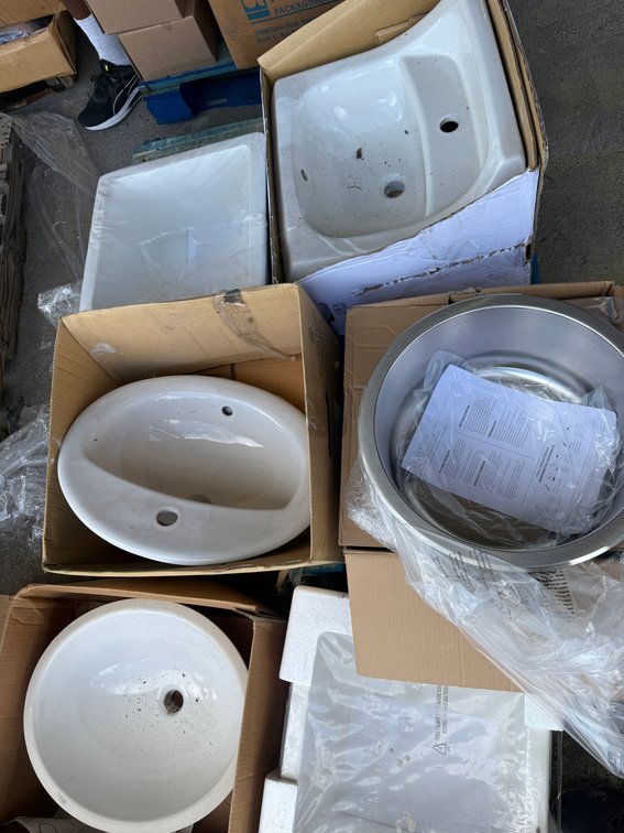 (14) Variety of Sinks