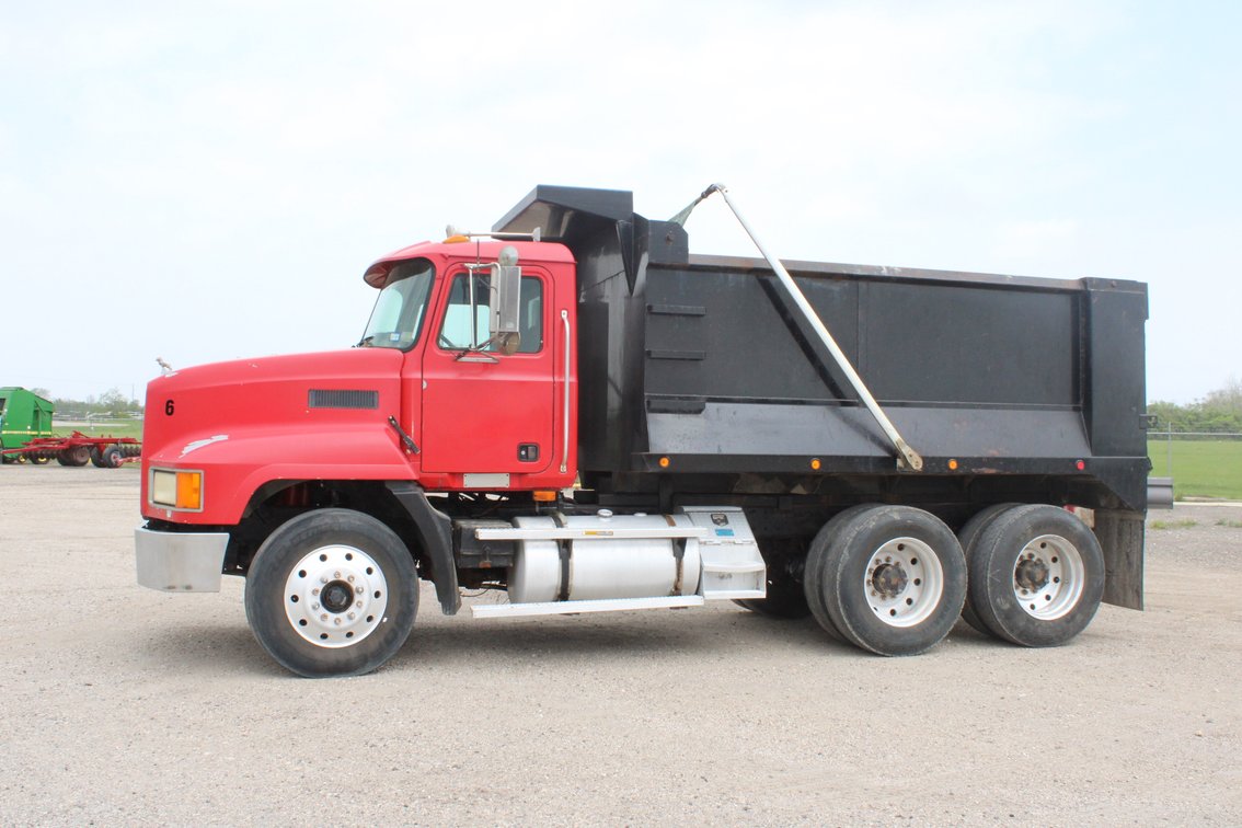 Mack CH613 Dump Truck