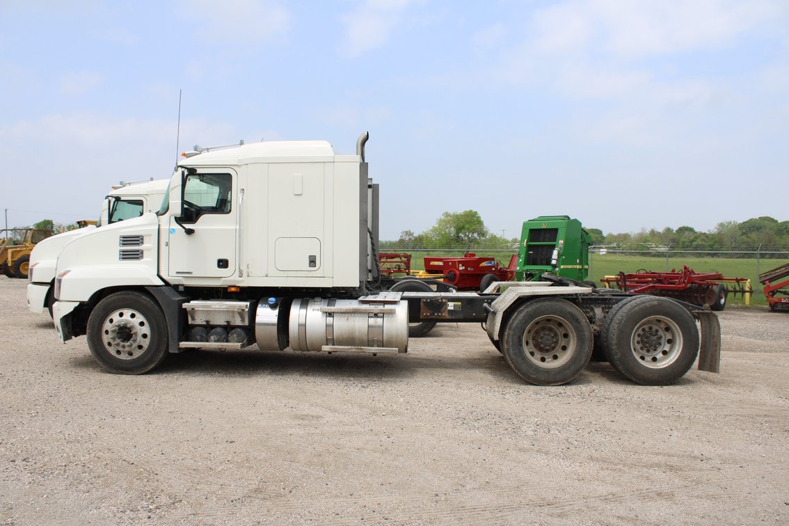 2020 Mack Anthem Truck
