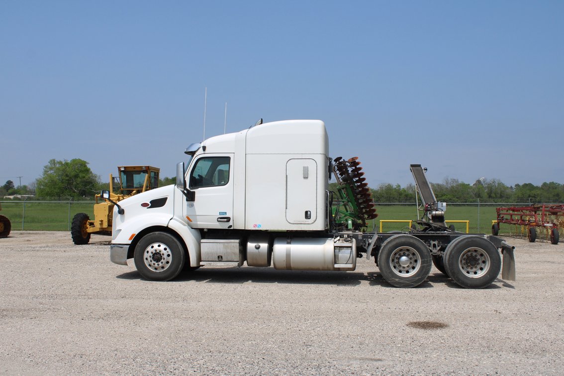 2018 Peterbilt 579 Truck