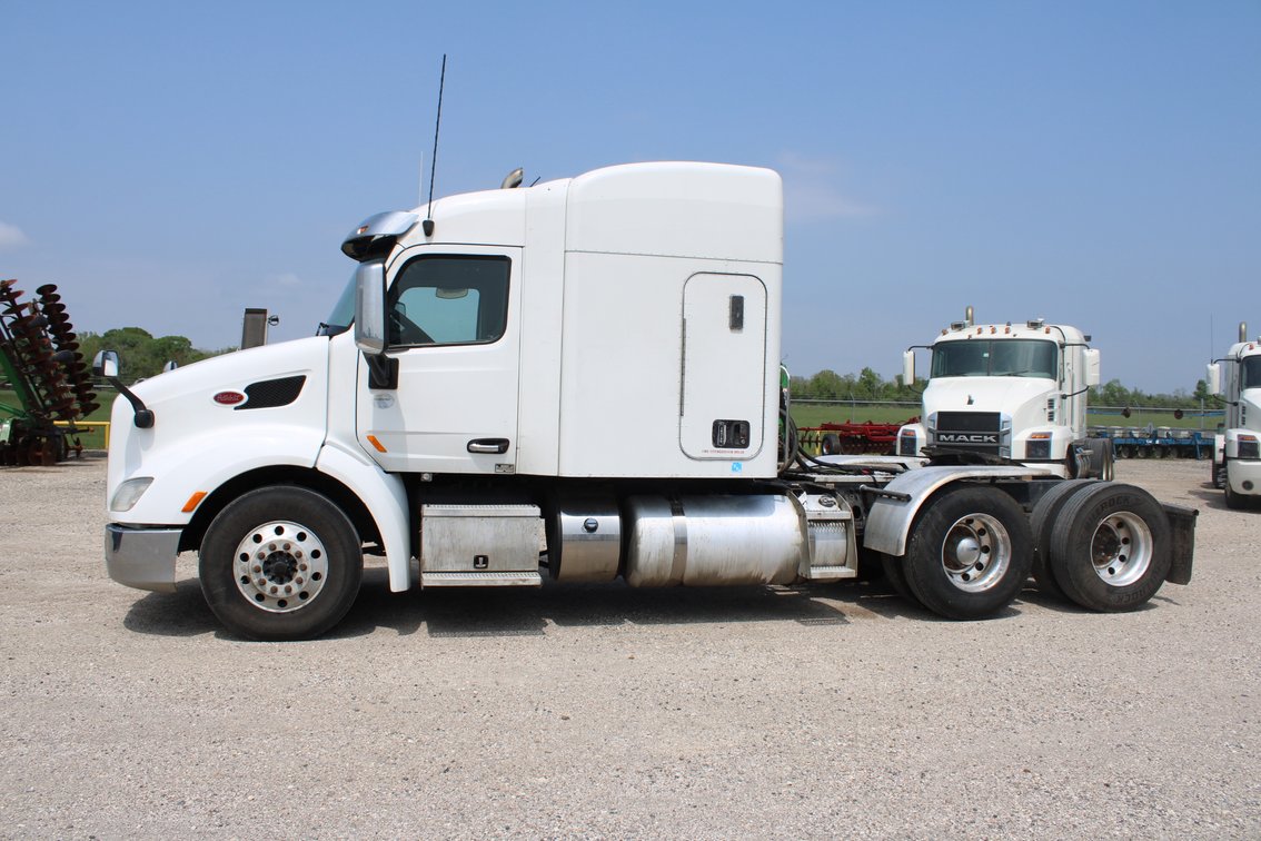 2018 Peterbilt 579 Truck