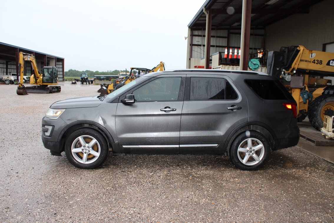 2016 Ford Explorer