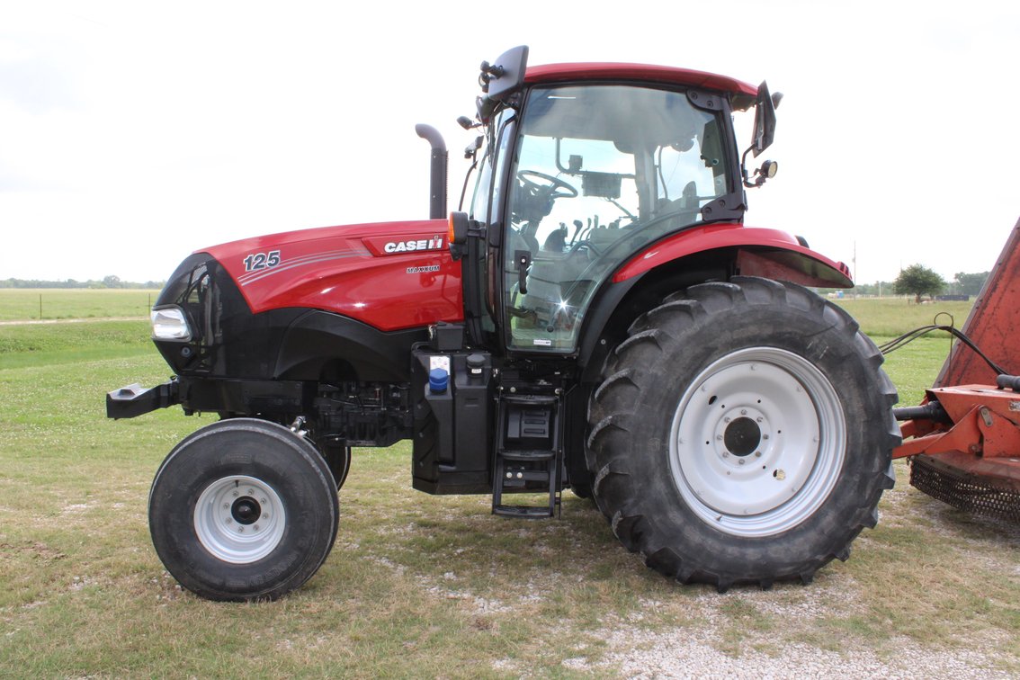 2017 Maxxum 125 Case IH Tractor