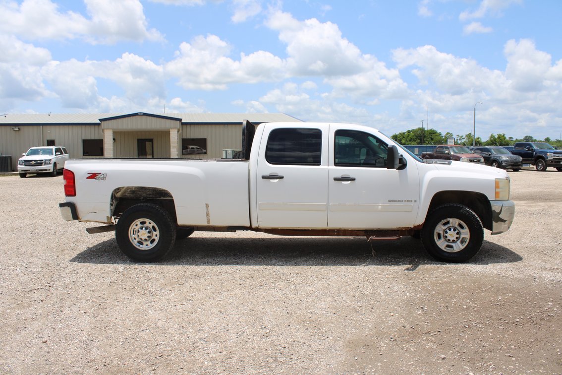2009 Chevrolet 2500 Silverado Pickup Truck