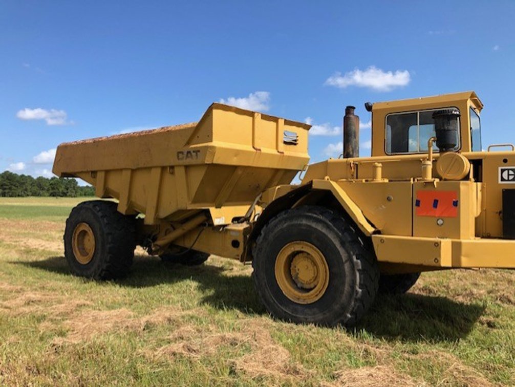 1984 Caterpillar Dump Truck
