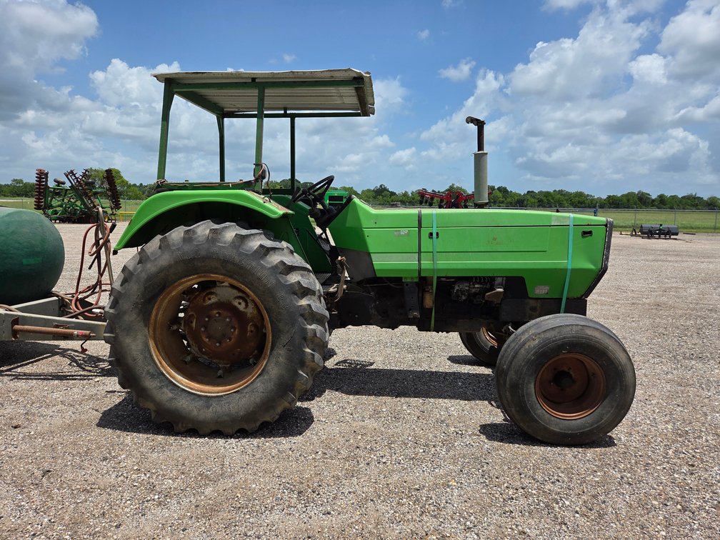 Deitz-Fahr D1070S Tractor