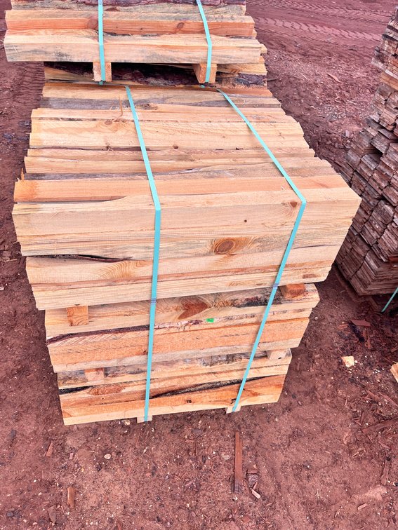 1 bundle of 2.75x2.75x40” low grade pine boards.